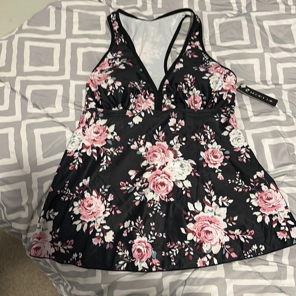 New bathing suit top. Very cute. Size medium. NWT